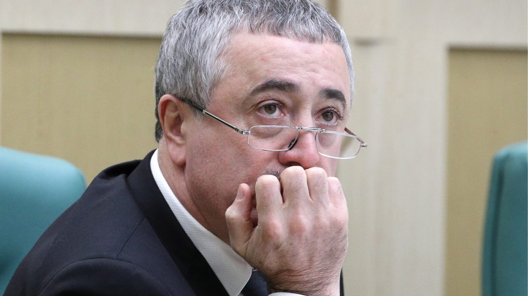 2022. жириновский 06. сенаторы демократы. линдси грэм фото. два сенатора.